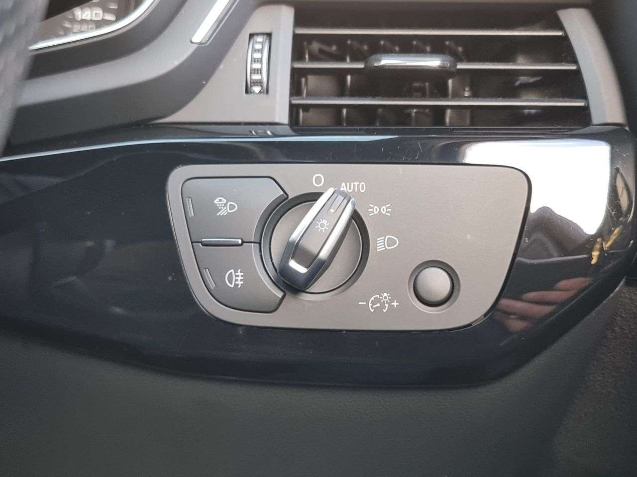 2018 AUDI A4 2018 AUDI A4