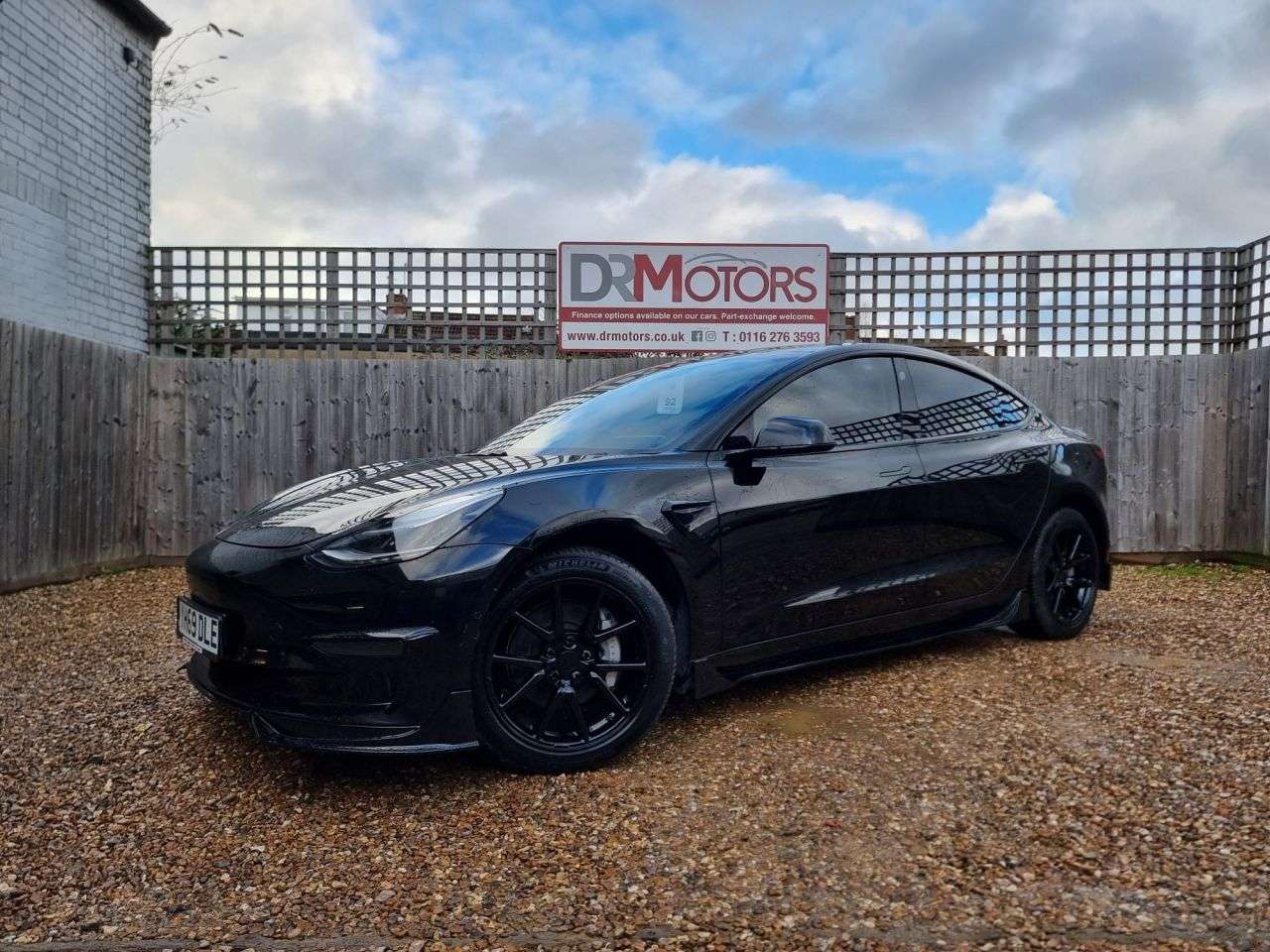 A 2019 TESLA MODEL 3 Standard Range Plus Saloon 4dr Electric Auto RWD (241 bhp) SAT NAV + R/CAME A 2019 TESLA MODEL 3 Standard Range Plus Saloon 4dr Electric Auto RWD (241 bhp) SAT NAV + R/CAME