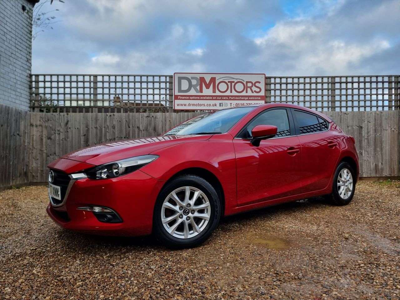 A 2017 MAZDA MAZDA3 2.0 SKYACTIV-G SE-L Nav Hatchback 5dr Petrol Manual Euro 6 (s/s) (121 ps) S A 2017 MAZDA MAZDA3 2.0 SKYACTIV-G SE-L Nav Hatchback 5dr Petrol Manual Euro 6 (s/s) (121 ps) S