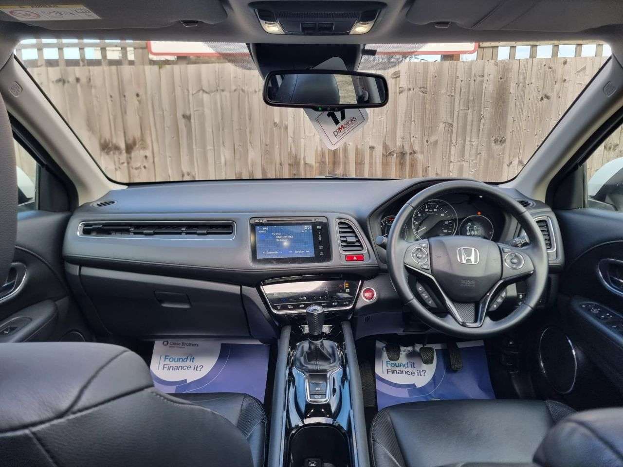 A 2016 HONDA HR-V 1.5 i-VTEC EX SUV 5dr Petrol Manual Euro 6 (s/s) (130 ps) SAT NAV + HEATED A 2016 HONDA HR-V 1.5 i-VTEC EX SUV 5dr Petrol Manual Euro 6 (s/s) (130 ps) SAT NAV + HEATED