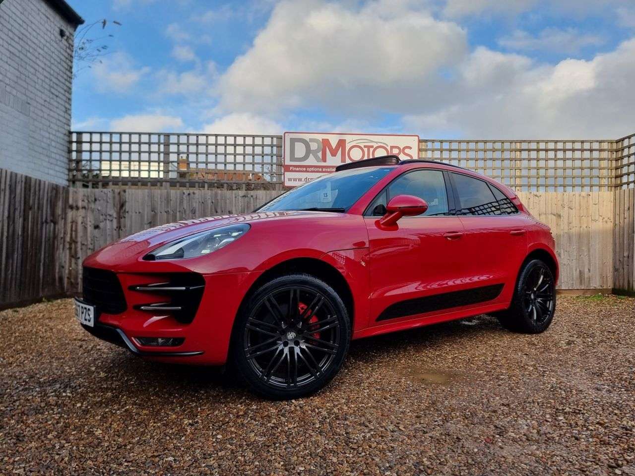 A 2017 PORSCHE MACAN 3.6T V6 Turbo SUV 5dr Petrol PDK 4WD Euro 6 (s/s) (400 ps) A 2017 PORSCHE MACAN 3.6T V6 Turbo SUV 5dr Petrol PDK 4WD Euro 6 (s/s) (400 ps)