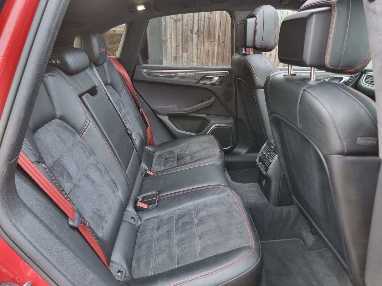 2017 PORSCHE MACAN 2017 PORSCHE MACAN