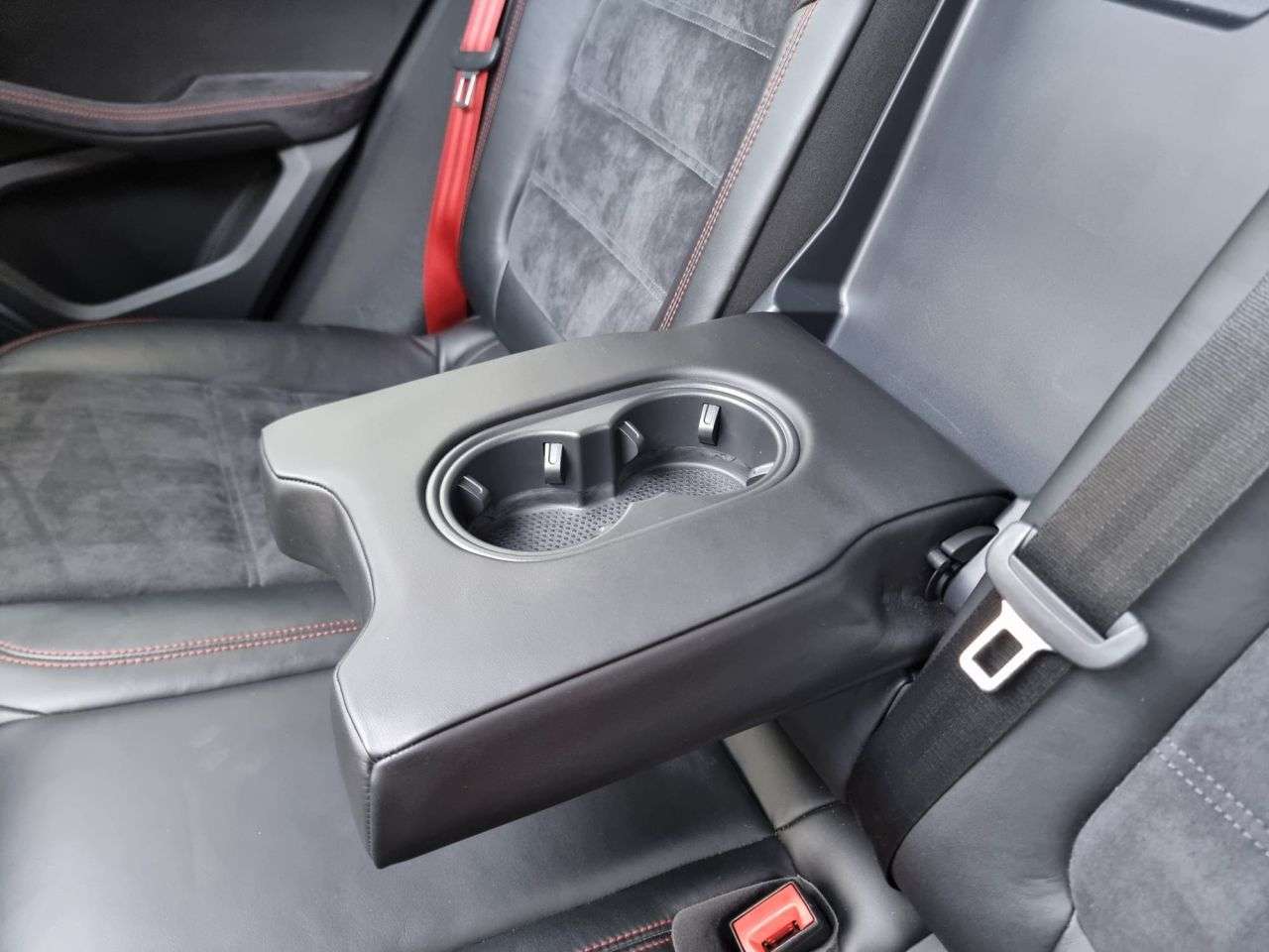 2017 PORSCHE MACAN 2017 PORSCHE MACAN