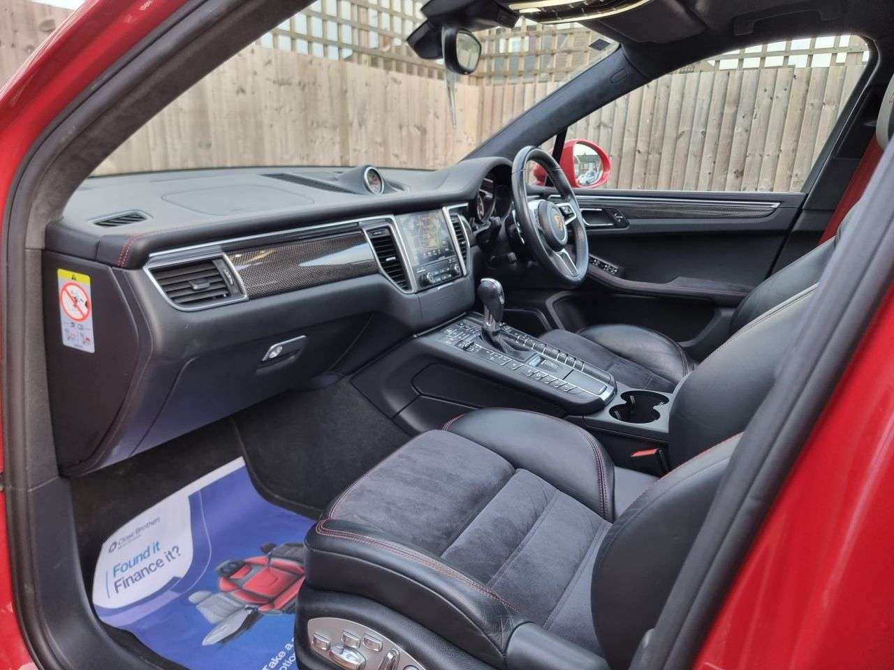 2017 PORSCHE MACAN 2017 PORSCHE MACAN