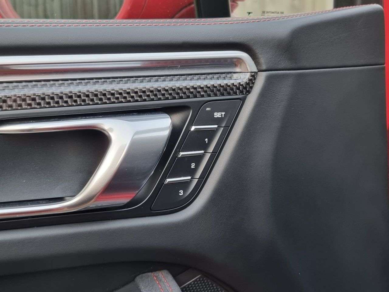 2017 PORSCHE MACAN 2017 PORSCHE MACAN