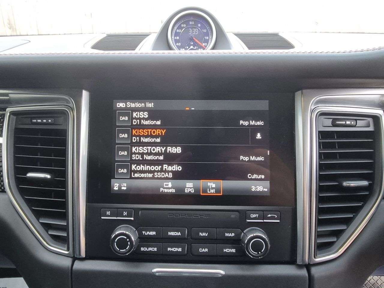 2017 PORSCHE MACAN 2017 PORSCHE MACAN