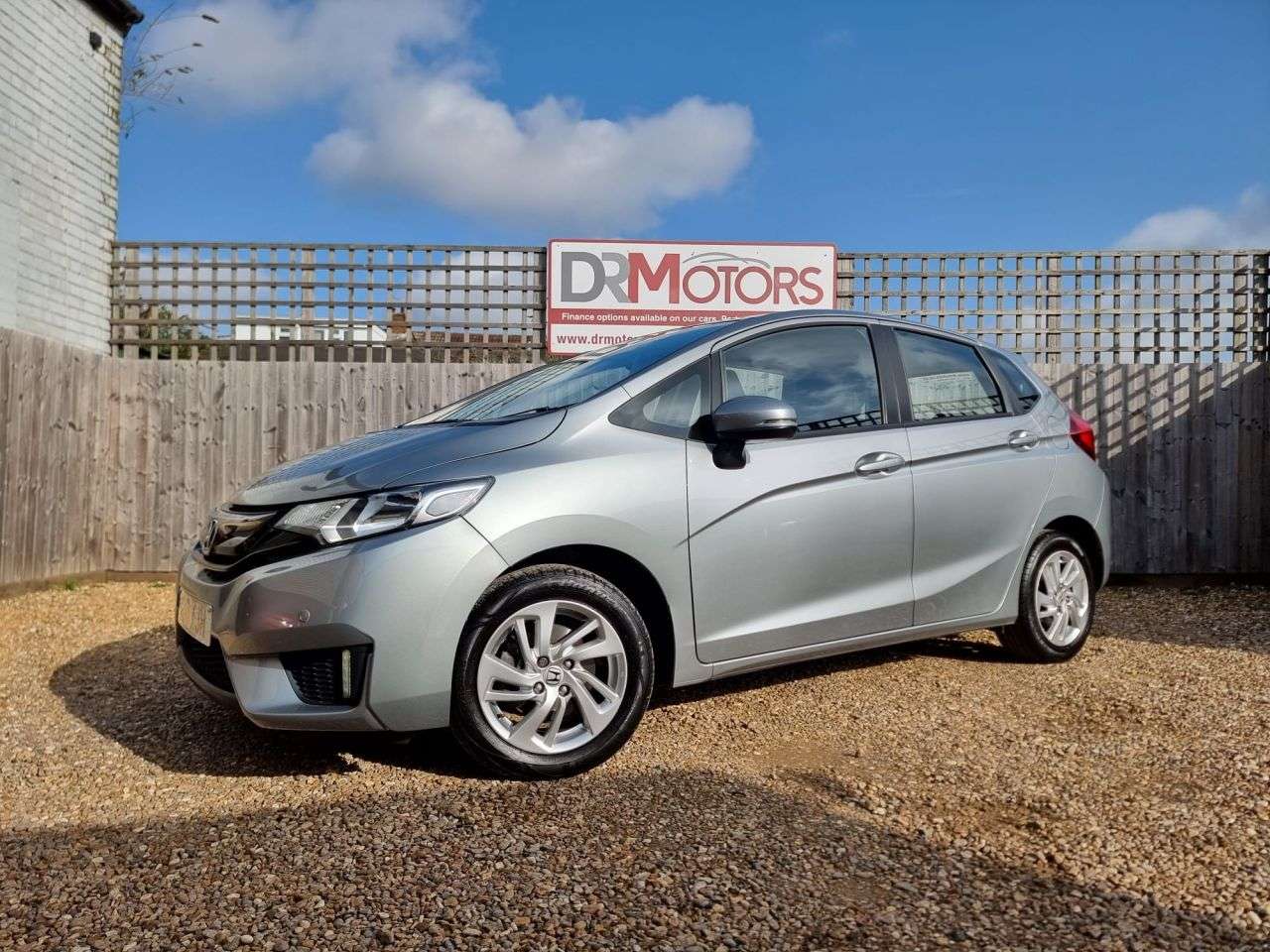 A 2017 HONDA JAZZ 1.3 i-VTEC SE Hatchback 5dr Petrol CVT Euro 6 (s/s) (102 ps) BLUETOOTH + SE A 2017 HONDA JAZZ 1.3 i-VTEC SE Hatchback 5dr Petrol CVT Euro 6 (s/s) (102 ps) BLUETOOTH + SE