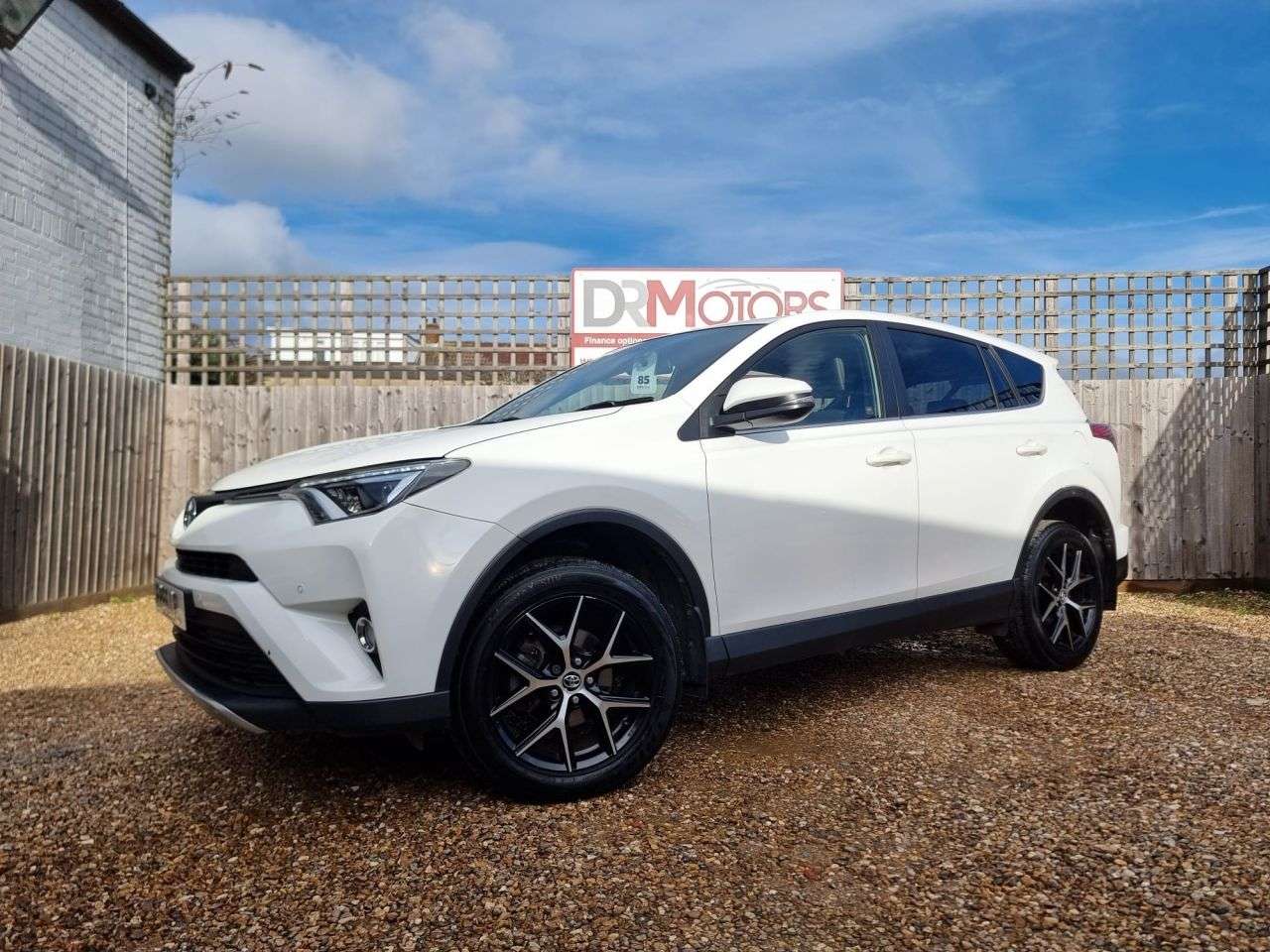 A 2016 TOYOTA RAV4 2.0 D-4D Icon SUV 5dr Diesel Manual Euro 6 (s/s) (143 ps) R/CAMERA + SENSOR A 2016 TOYOTA RAV4 2.0 D-4D Icon SUV 5dr Diesel Manual Euro 6 (s/s) (143 ps) R/CAMERA + SENSOR