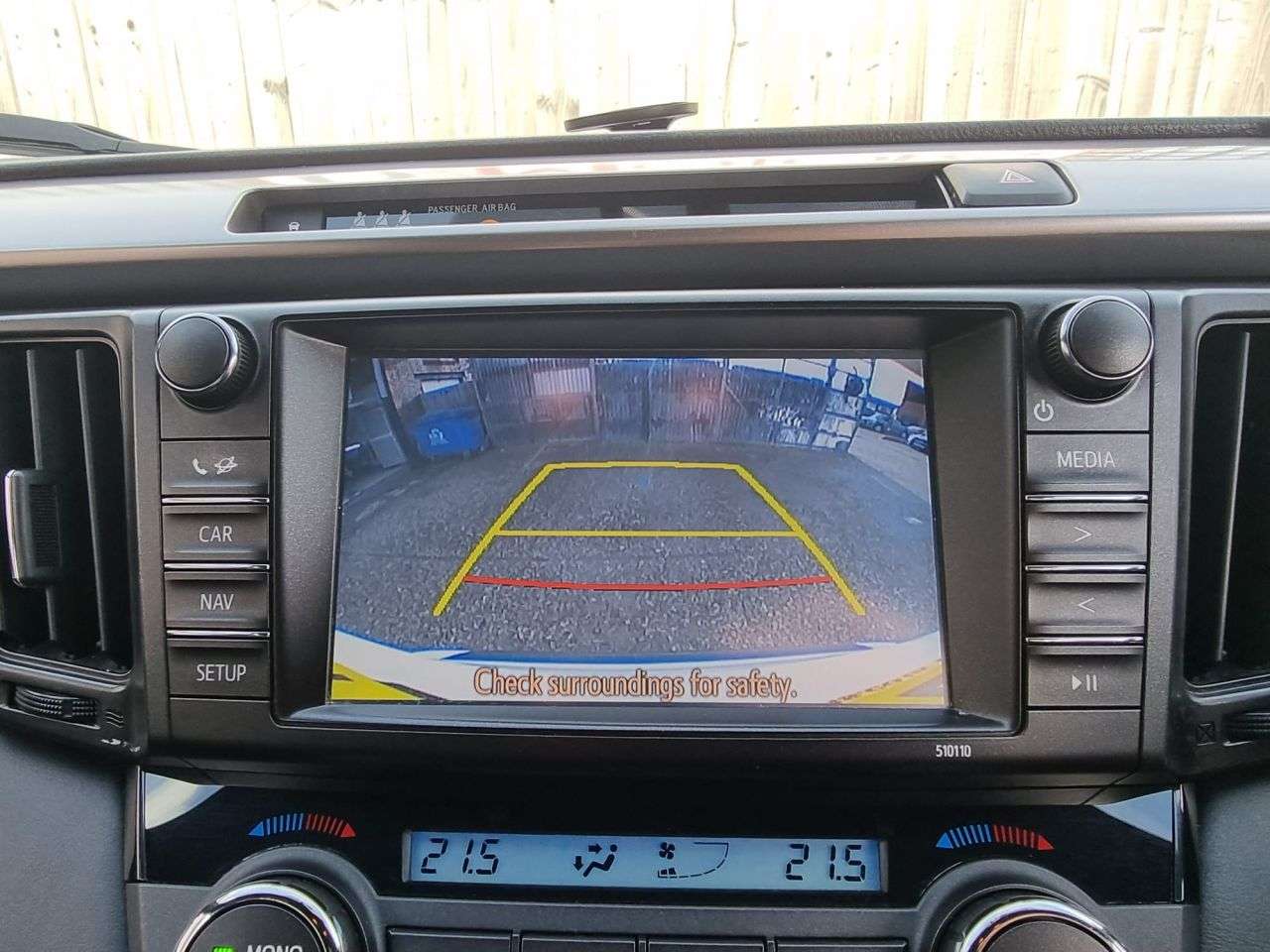 A 2016 TOYOTA RAV4 2.0 D-4D Icon SUV 5dr Diesel Manual Euro 6 (s/s) (143 ps) R/CAMERA + SENSOR A 2016 TOYOTA RAV4 2.0 D-4D Icon SUV 5dr Diesel Manual Euro 6 (s/s) (143 ps) R/CAMERA + SENSOR