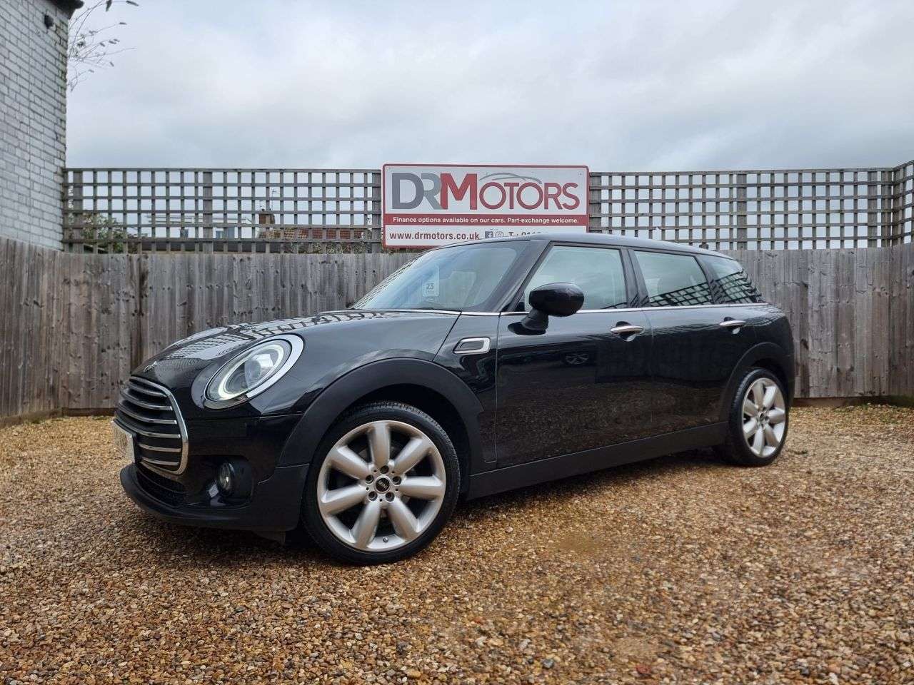 A 2019 MINI CLUBMAN 1.5 Cooper Exclusive Estate 6dr Petrol Manual Euro 6 (s/s) (136 ps) SAT NAV A 2019 MINI CLUBMAN 1.5 Cooper Exclusive Estate 6dr Petrol Manual Euro 6 (s/s) (136 ps) SAT NAV