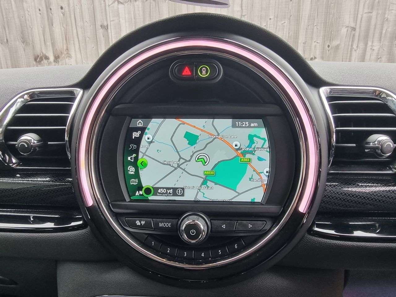 A 2019 MINI CLUBMAN 1.5 Cooper Exclusive Estate 6dr Petrol Manual Euro 6 (s/s) (136 ps) SAT NAV A 2019 MINI CLUBMAN 1.5 Cooper Exclusive Estate 6dr Petrol Manual Euro 6 (s/s) (136 ps) SAT NAV