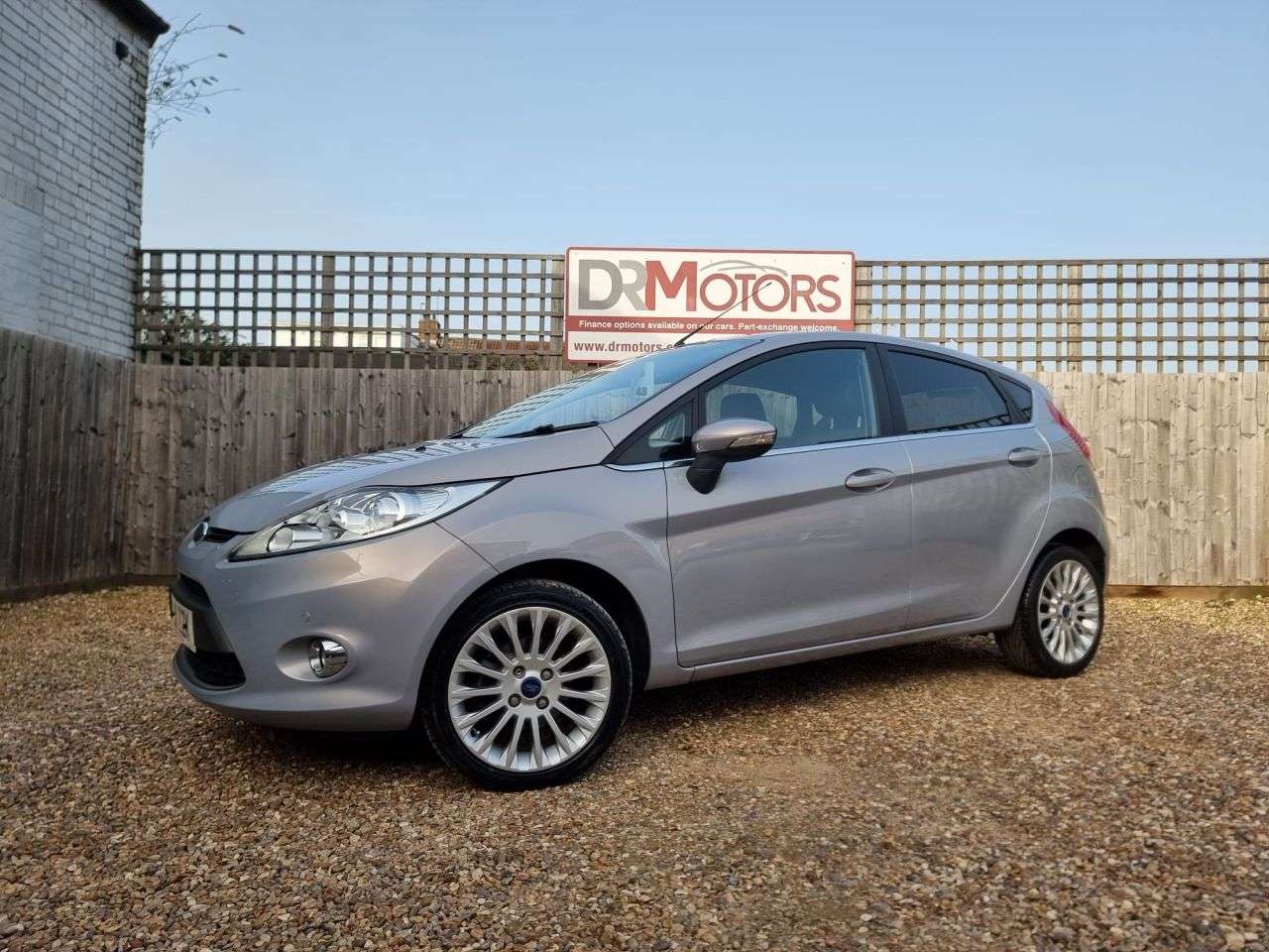 A 2011 FORD FIESTA 1.4 Titanium Hatchback 5dr Petrol Automatic (154 g/km, 94 bhp) AUTOMATIC +S A 2011 FORD FIESTA 1.4 Titanium Hatchback 5dr Petrol Automatic (154 g/km, 94 bhp) AUTOMATIC +S