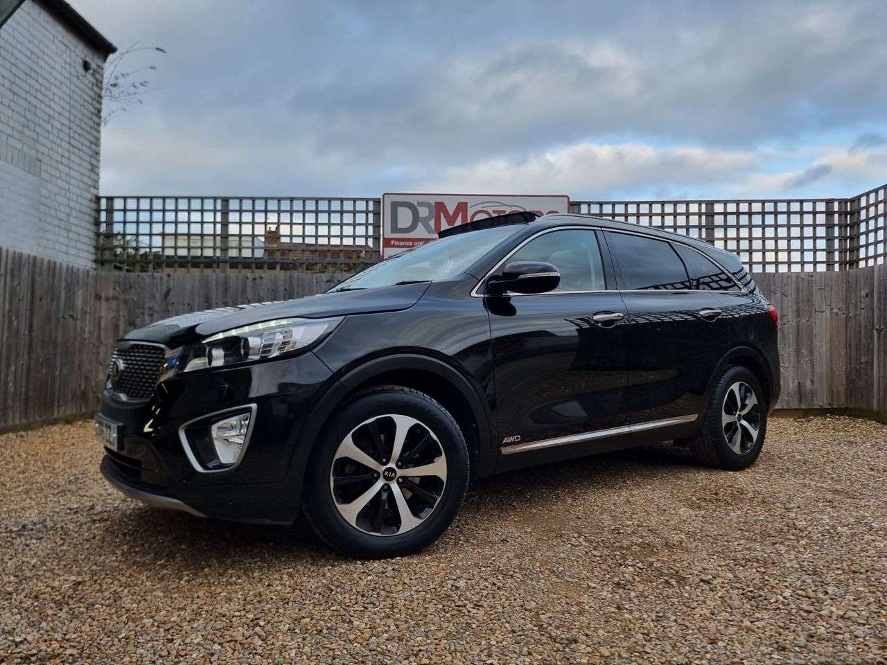 A 2016 KIA SORENTO 2.2 CRDi KX-3 SUV 5dr Diesel Auto AWD Euro 6 (197 bhp) SAT NAV + R/CAMERA + A 2016 KIA SORENTO 2.2 CRDi KX-3 SUV 5dr Diesel Auto AWD Euro 6 (197 bhp) SAT NAV + R/CAMERA +