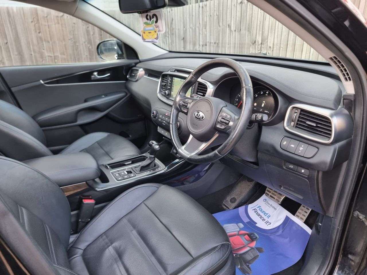 A 2016 KIA SORENTO 2.2 CRDi KX-3 SUV 5dr Diesel Auto AWD Euro 6 (197 bhp) SAT NAV + R/CAMERA + A 2016 KIA SORENTO 2.2 CRDi KX-3 SUV 5dr Diesel Auto AWD Euro 6 (197 bhp) SAT NAV + R/CAMERA +