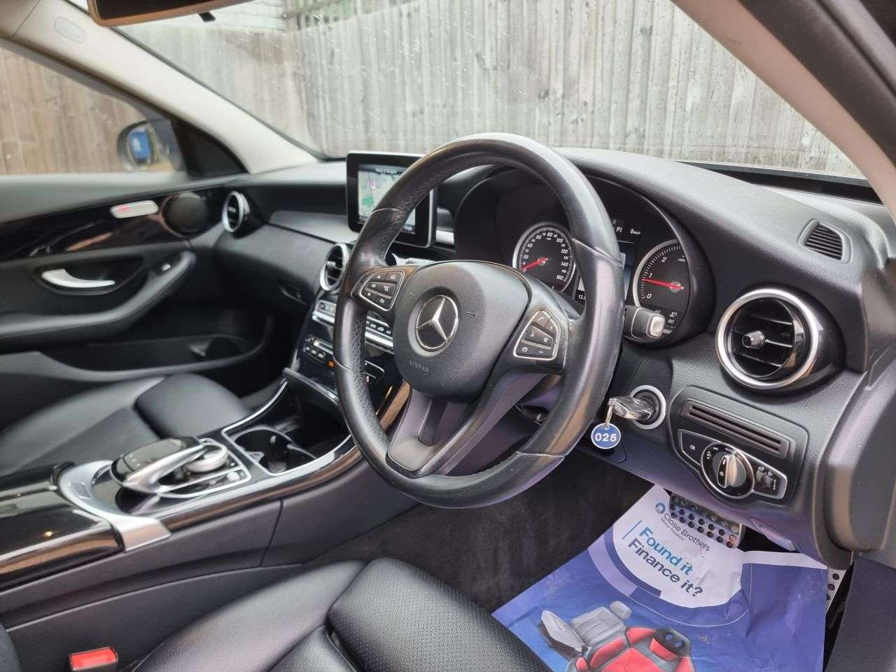 A 2017 MERCEDES-BENZ C-CLASS 2.1 C220d SE Saloon 4dr Diesel 7G-Tronic+ Euro 6 (s/s) (170 ps) SAT NAV + R A 2017 MERCEDES-BENZ C-CLASS 2.1 C220d SE Saloon 4dr Diesel 7G-Tronic+ Euro 6 (s/s) (170 ps) SAT NAV + R