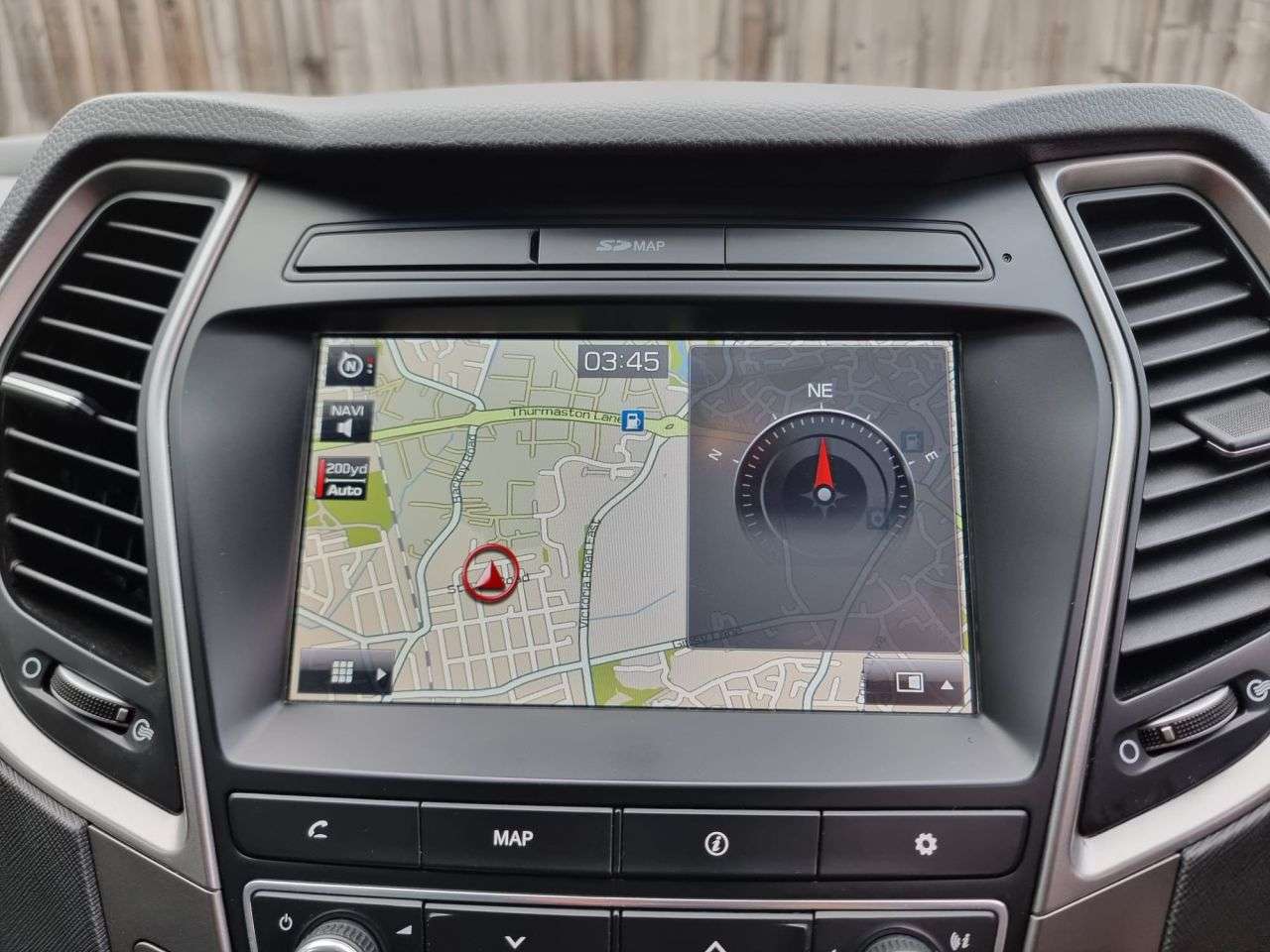 A 2018 HYUNDAI SANTA FE 2.2 CRDi Blue Drive Premium SUV 5dr Diesel Manual 4WD Euro 6 (s/s) (200 ps) A 2018 HYUNDAI SANTA FE 2.2 CRDi Blue Drive Premium SUV 5dr Diesel Manual 4WD Euro 6 (s/s) (200 ps)