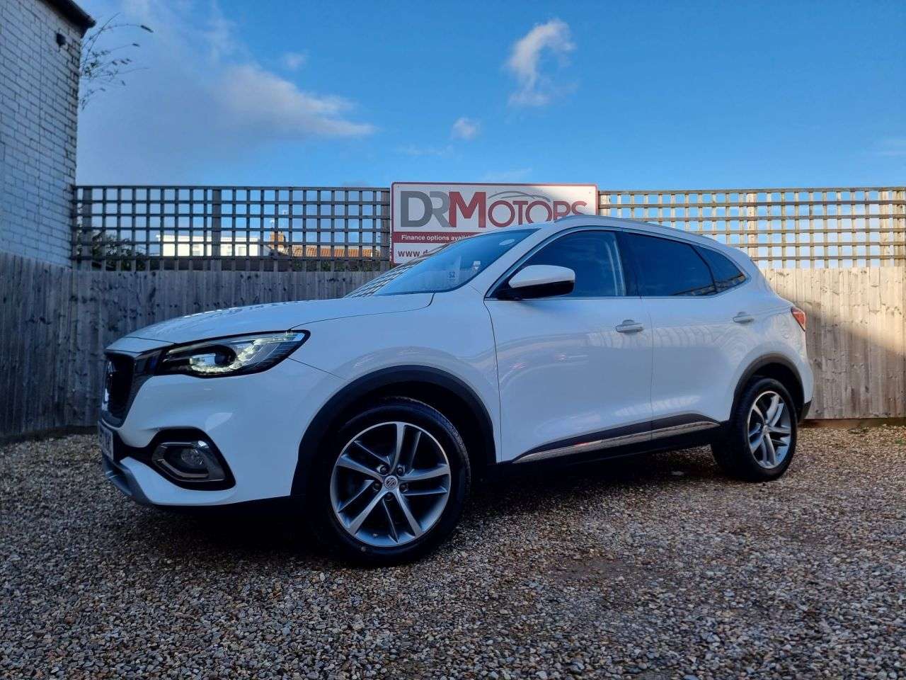 A 2022 MG MG HS 1.5 T-GDI Exclusive SUV 5dr Petrol DCT Euro 6 (s/s) (162 ps) A 2022 MG MG HS 1.5 T-GDI Exclusive SUV 5dr Petrol DCT Euro 6 (s/s) (162 ps)