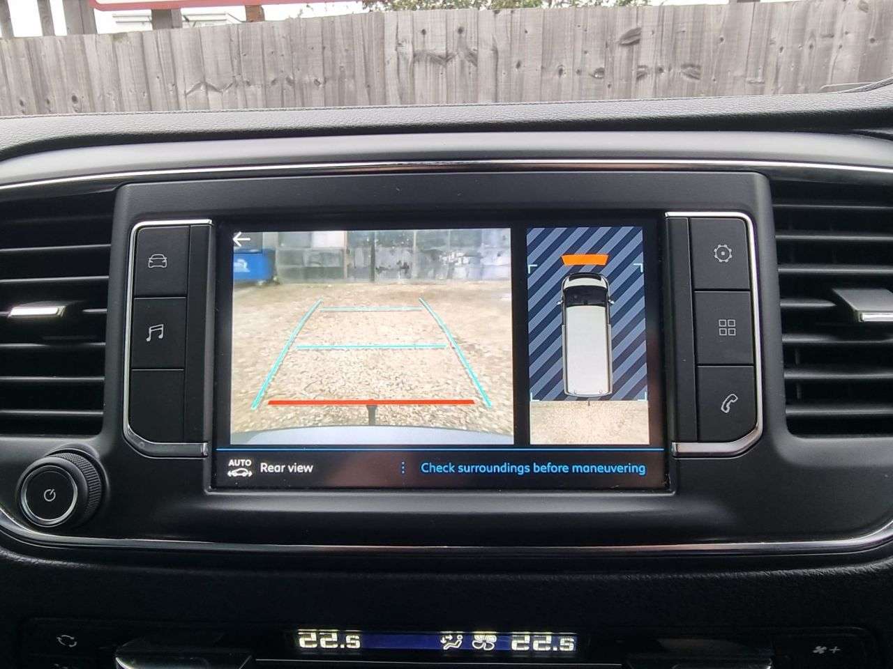 A 2017 PEUGEOT TRAVELLER 2.0 BlueHDi Allure Standard MPV 5dr Diesel EAT6 MWB Euro 6 (s/s) (180 ps) 8 A 2017 PEUGEOT TRAVELLER 2.0 BlueHDi Allure Standard MPV 5dr Diesel EAT6 MWB Euro 6 (s/s) (180 ps) 8