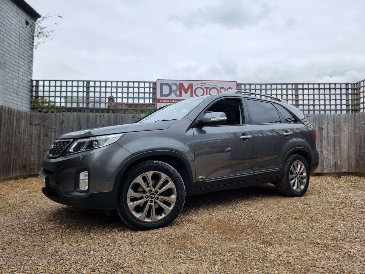 A 2015 KIA SORENTO 2.2 CRDi KX-4 SUV 5dr Diesel Auto AWD Euro 5 (194 bhp) SAT NAV + R/CAMERA + A 2015 KIA SORENTO 2.2 CRDi KX-4 SUV 5dr Diesel Auto AWD Euro 5 (194 bhp) SAT NAV + R/CAMERA +
