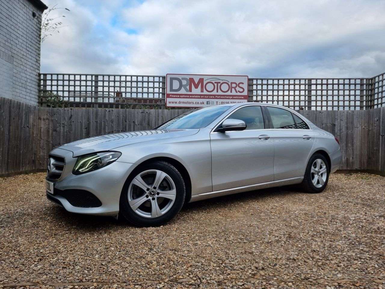 A 2018 MERCEDES-BENZ E-CLASS 2.0 E220d SE Saloon 4dr Diesel G-Tronic+ Euro 6 (s/s) (194 ps) + SAT NAV + A 2018 MERCEDES-BENZ E-CLASS 2.0 E220d SE Saloon 4dr Diesel G-Tronic+ Euro 6 (s/s) (194 ps) + SAT NAV +