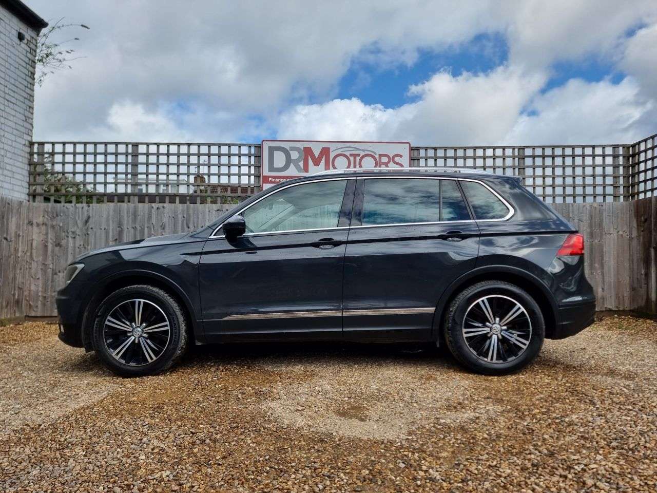 2017 VOLKSWAGEN TIGUAN 2017 VOLKSWAGEN TIGUAN
