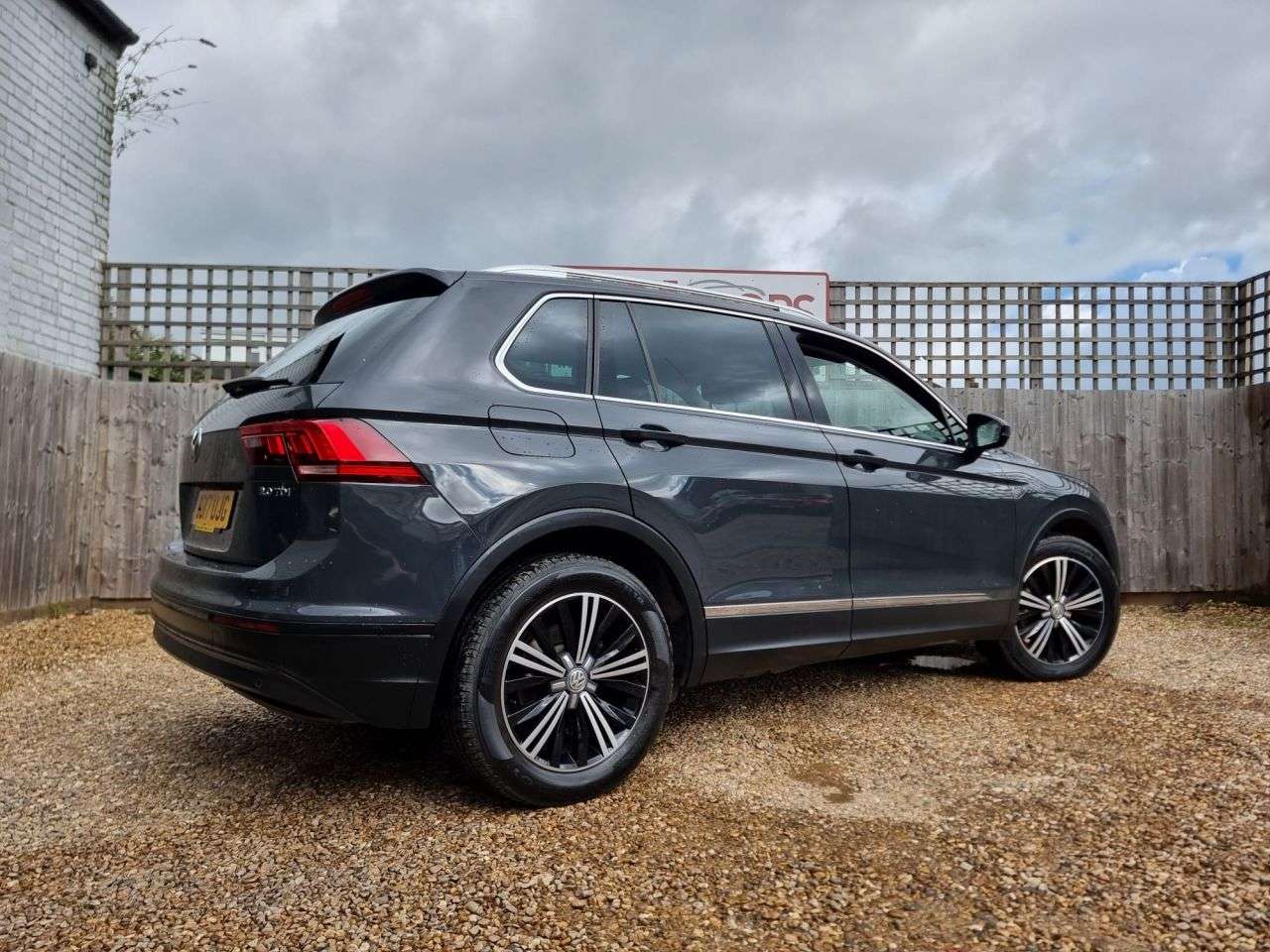 2017 VOLKSWAGEN TIGUAN 2017 VOLKSWAGEN TIGUAN