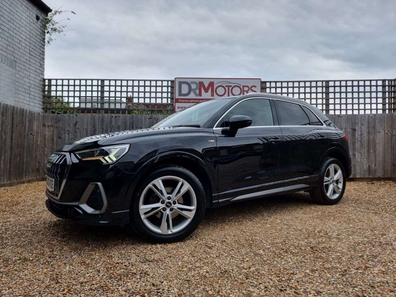 A 2021 AUDI Q3 1.5 TFSI CoD 35 S line SUV 5dr Petrol Manual Euro 6 (s/s) (150 ps) A 2021 AUDI Q3 1.5 TFSI CoD 35 S line SUV 5dr Petrol Manual Euro 6 (s/s) (150 ps)