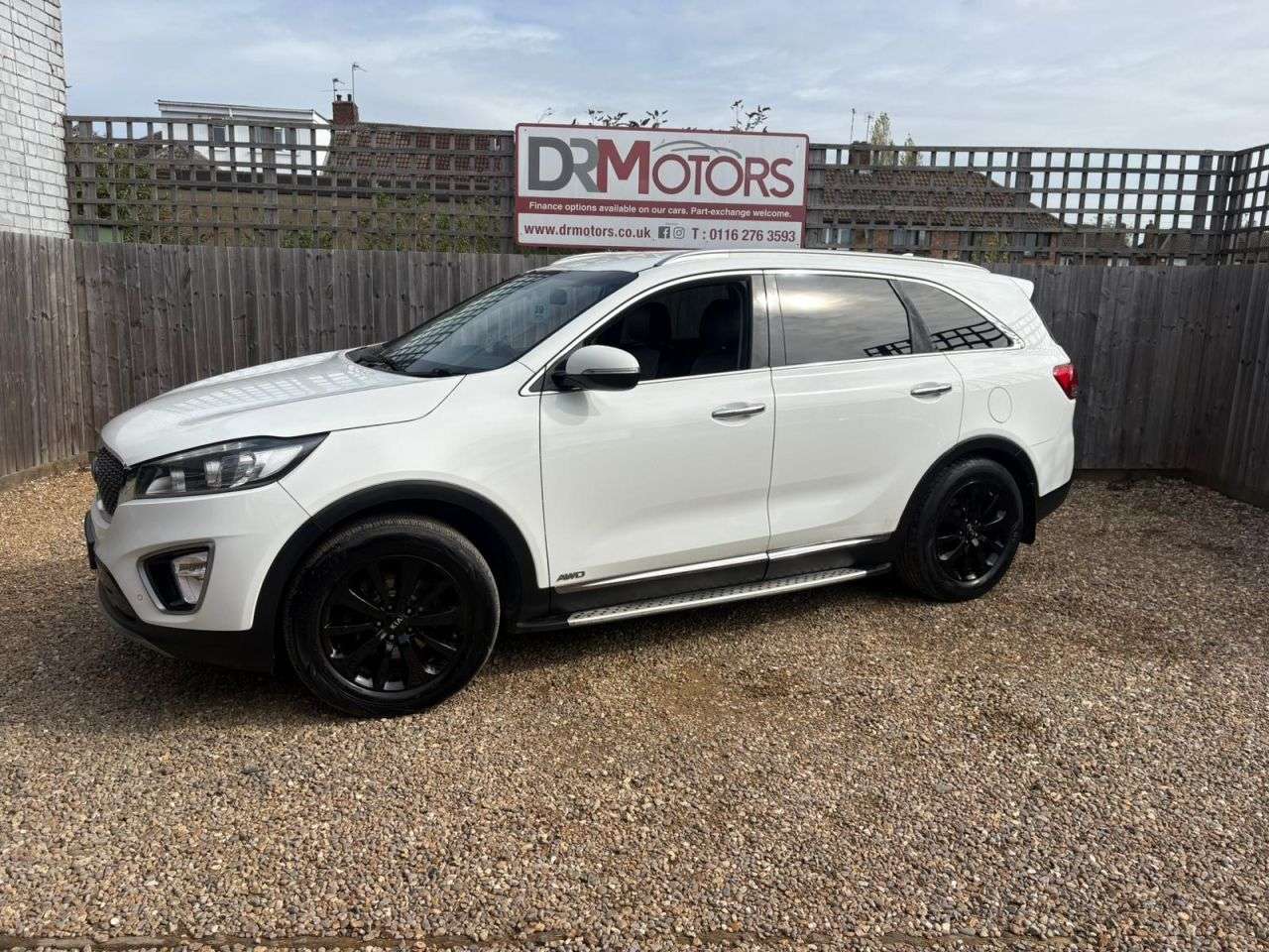 A 2015 KIA SORENTO 2.2 CRDi KX-2 SUV 5dr Diesel Manual AWD Euro 6 (s/s) (197 bhp) 7 SEATER + S A 2015 KIA SORENTO 2.2 CRDi KX-2 SUV 5dr Diesel Manual AWD Euro 6 (s/s) (197 bhp) 7 SEATER + S