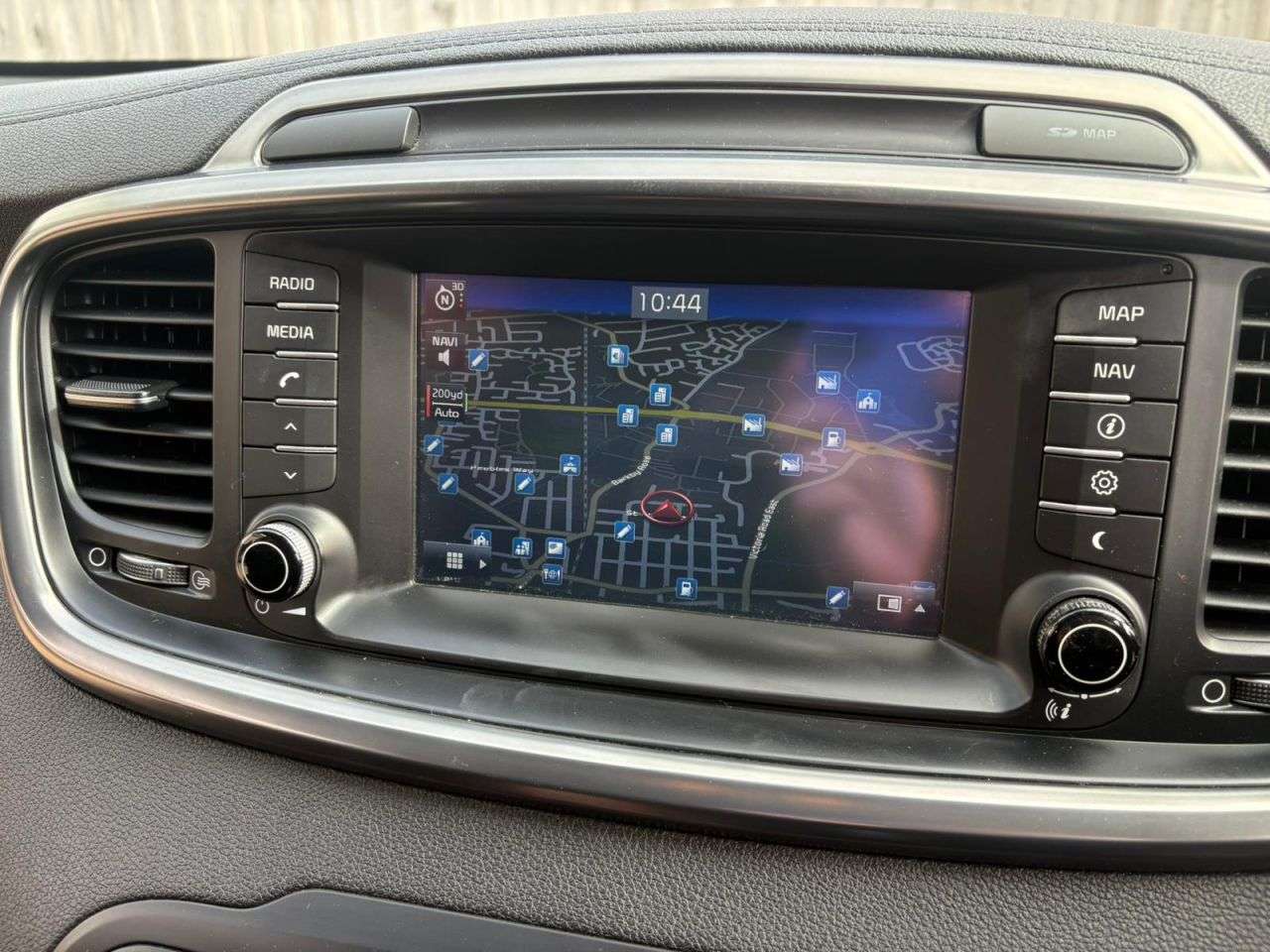 A 2015 KIA SORENTO 2.2 CRDi KX-2 SUV 5dr Diesel Manual AWD Euro 6 (s/s) (197 bhp) 7 SEATER + S A 2015 KIA SORENTO 2.2 CRDi KX-2 SUV 5dr Diesel Manual AWD Euro 6 (s/s) (197 bhp) 7 SEATER + S