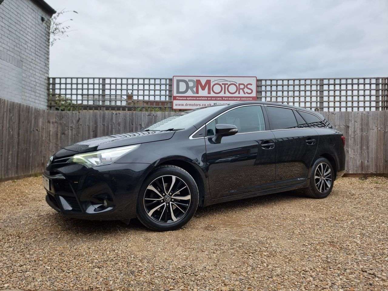A 2017 TOYOTA AVENSIS 1.8 V-Matic Business Edition Plus Touring Sports 5dr Petrol CVT Euro 6 (147 A 2017 TOYOTA AVENSIS 1.8 V-Matic Business Edition Plus Touring Sports 5dr Petrol CVT Euro 6 (147