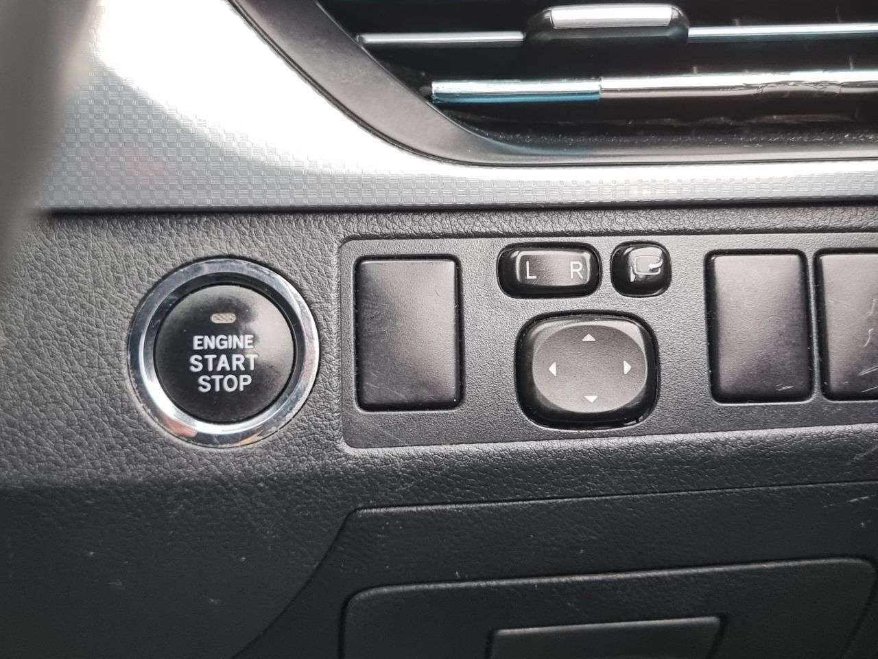 2017 TOYOTA AVENSIS 2017 TOYOTA AVENSIS