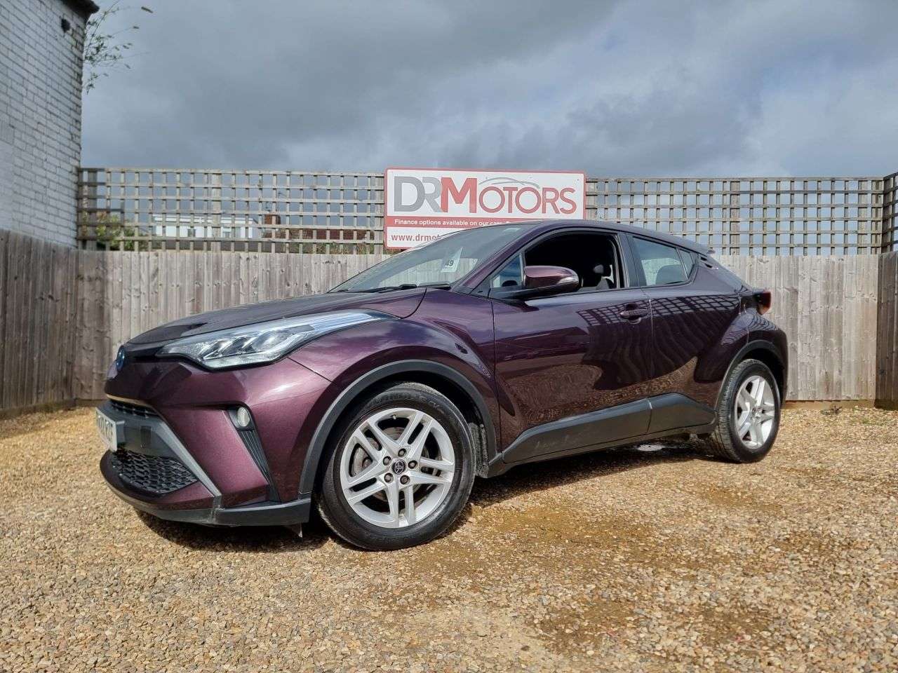 A 2022 TOYOTA C-HR 1.8 VVT-h GPF Icon SUV 5dr Petrol Hybrid CVT Euro 6 (s/s) (122 ps) R/CAMERA A 2022 TOYOTA C-HR 1.8 VVT-h GPF Icon SUV 5dr Petrol Hybrid CVT Euro 6 (s/s) (122 ps) R/CAMERA