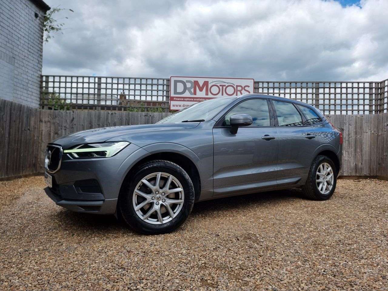A 2020 VOLVO XC60 2.0 T5 Momentum SUV 5dr Petrol Auto AWD Euro 6 (s/s) (250 ps) + SAT NAV + S A 2020 VOLVO XC60 2.0 T5 Momentum SUV 5dr Petrol Auto AWD Euro 6 (s/s) (250 ps) + SAT NAV + S