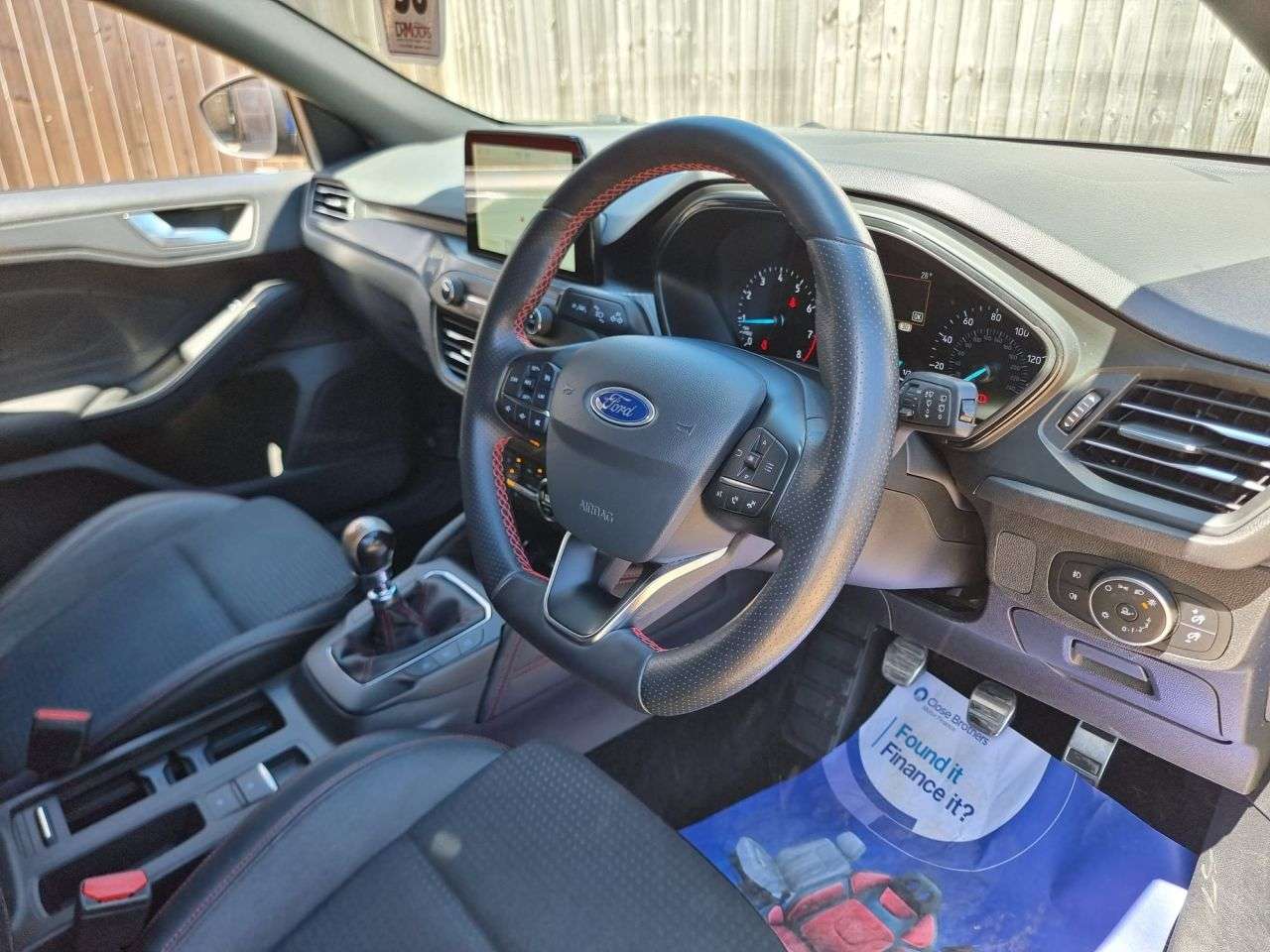 A 2018 FORD FOCUS 1.0T EcoBoost ST-Line X Hatchback 5dr Petrol Manual Euro 6 (s/s) (125 ps) S A 2018 FORD FOCUS 1.0T EcoBoost ST-Line X Hatchback 5dr Petrol Manual Euro 6 (s/s) (125 ps) S