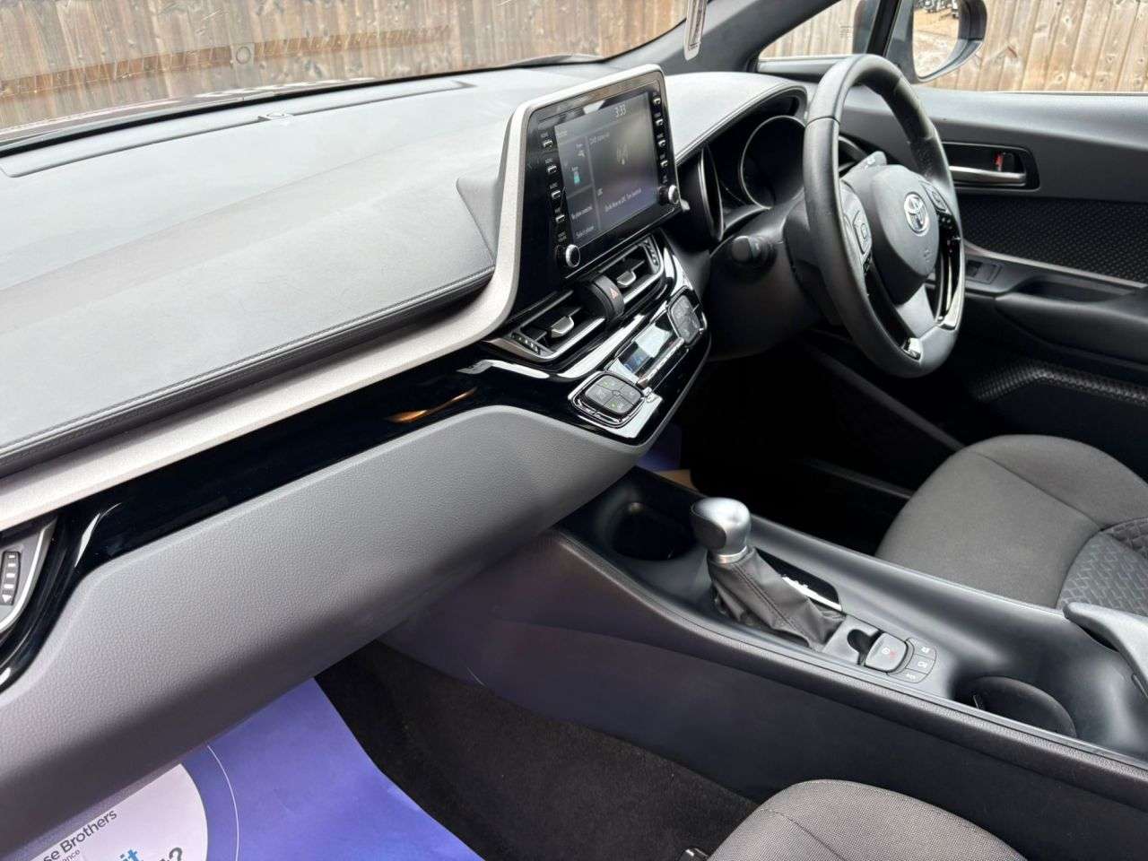 A 2023 TOYOTA C-HR 1.8 VVT-h GPF Icon SUV 5dr Petrol Hybrid CVT Euro 6 (s/s) (122 ps) R/CAMERA A 2023 TOYOTA C-HR 1.8 VVT-h GPF Icon SUV 5dr Petrol Hybrid CVT Euro 6 (s/s) (122 ps) R/CAMERA