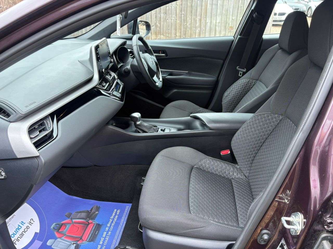 2023 TOYOTA C-HR 2023 TOYOTA C-HR