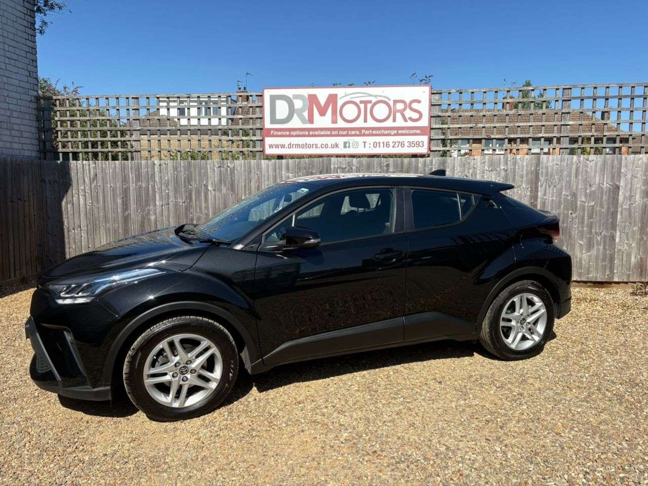 A 2023 TOYOTA C-HR 1.8 VVT-h GPF Icon SUV 5dr Petrol Hybrid CVT Euro 6 (s/s) (122 ps) + 1 OWNE A 2023 TOYOTA C-HR 1.8 VVT-h GPF Icon SUV 5dr Petrol Hybrid CVT Euro 6 (s/s) (122 ps) + 1 OWNE