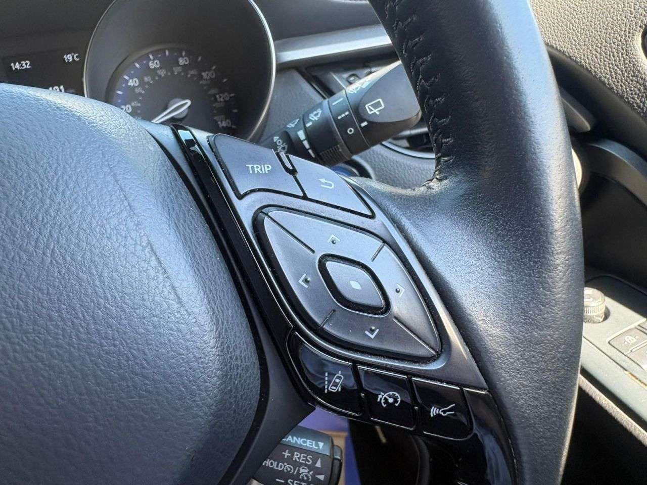 2023 TOYOTA C-HR 2023 TOYOTA C-HR