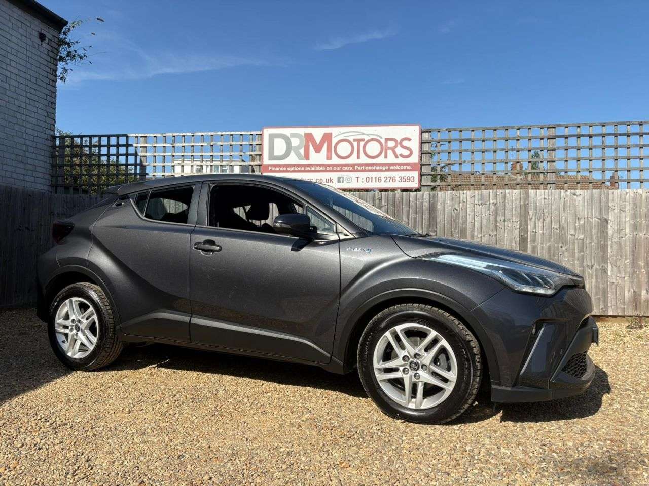 A 2021 TOYOTA C-HR 1.8 VVT-h GPF Icon SUV 5dr Petrol Hybrid CVT Euro 6 (s/s) (122 ps) + 1 OWNE A 2021 TOYOTA C-HR 1.8 VVT-h GPF Icon SUV 5dr Petrol Hybrid CVT Euro 6 (s/s) (122 ps) + 1 OWNE