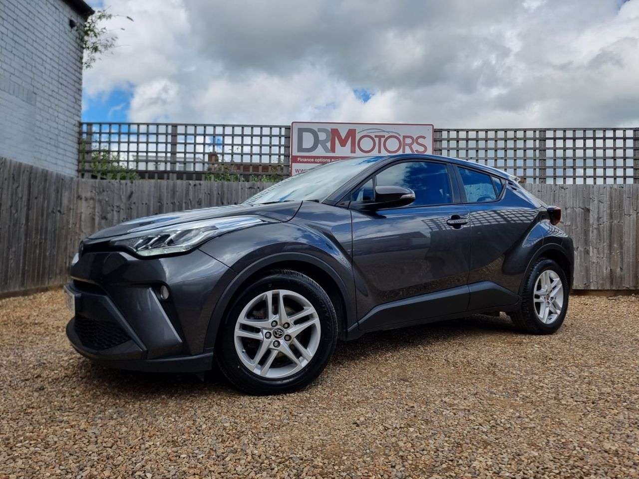 A 2023 TOYOTA C-HR 1.8 VVT-h GPF Icon SUV 5dr Petrol Hybrid CVT Euro 6 (s/s) (122 ps) R/CAMERA A 2023 TOYOTA C-HR 1.8 VVT-h GPF Icon SUV 5dr Petrol Hybrid CVT Euro 6 (s/s) (122 ps) R/CAMERA