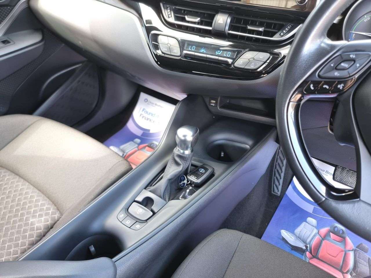 2023 TOYOTA C-HR 2023 TOYOTA C-HR