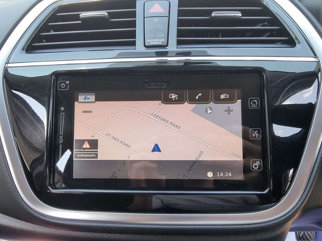 A 2018 SUZUKI SX4 S-CROSS 1.0 Boosterjet SZ-T SUV 5dr Petrol Manual Euro 6 (111 ps) R/CAMERA + BLUETO A 2018 SUZUKI SX4 S-CROSS 1.0 Boosterjet SZ-T SUV 5dr Petrol Manual Euro 6 (111 ps) R/CAMERA + BLUETO
