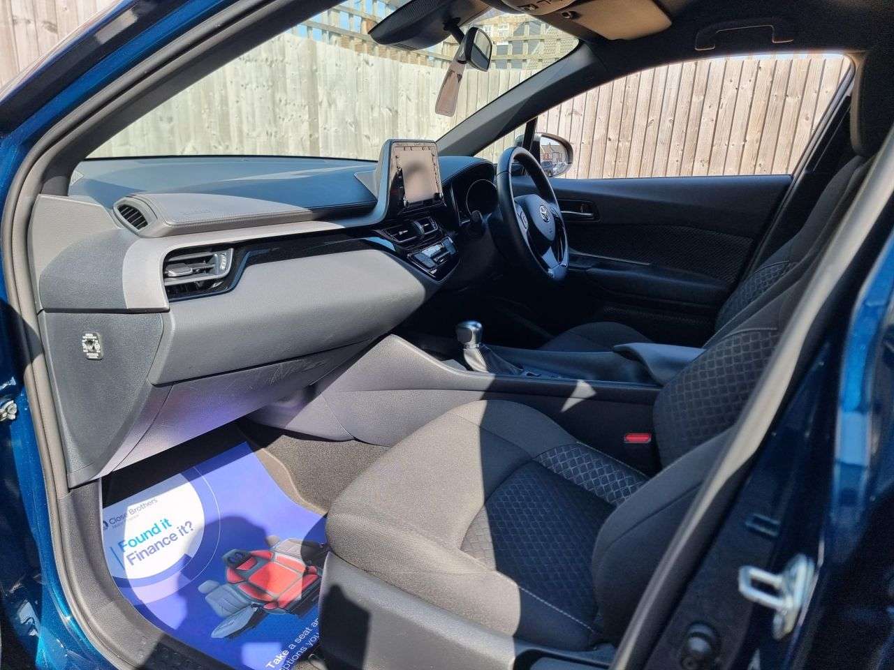 2023 TOYOTA C-HR 2023 TOYOTA C-HR