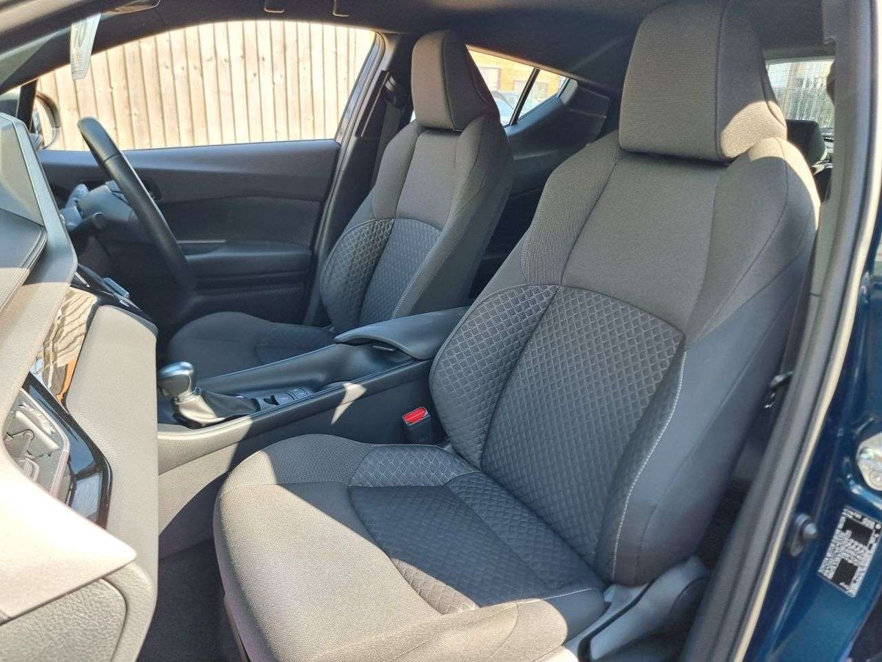 2023 TOYOTA C-HR 2023 TOYOTA C-HR