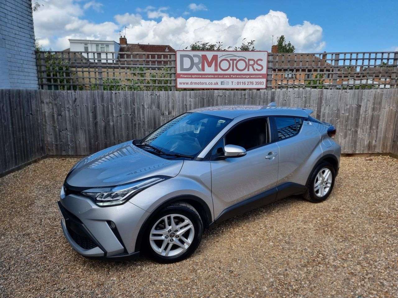 A 2023 TOYOTA C-HR 1.8 VVT-h GPF Icon SUV 5dr Petrol Hybrid CVT Euro 6 (s/s) (122 ps) R/CAMERA A 2023 TOYOTA C-HR 1.8 VVT-h GPF Icon SUV 5dr Petrol Hybrid CVT Euro 6 (s/s) (122 ps) R/CAMERA