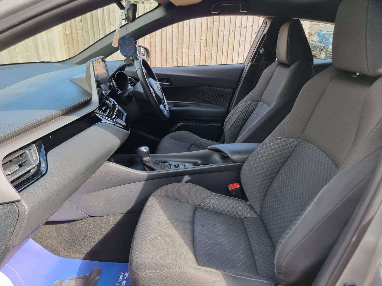 2023 TOYOTA C-HR 2023 TOYOTA C-HR