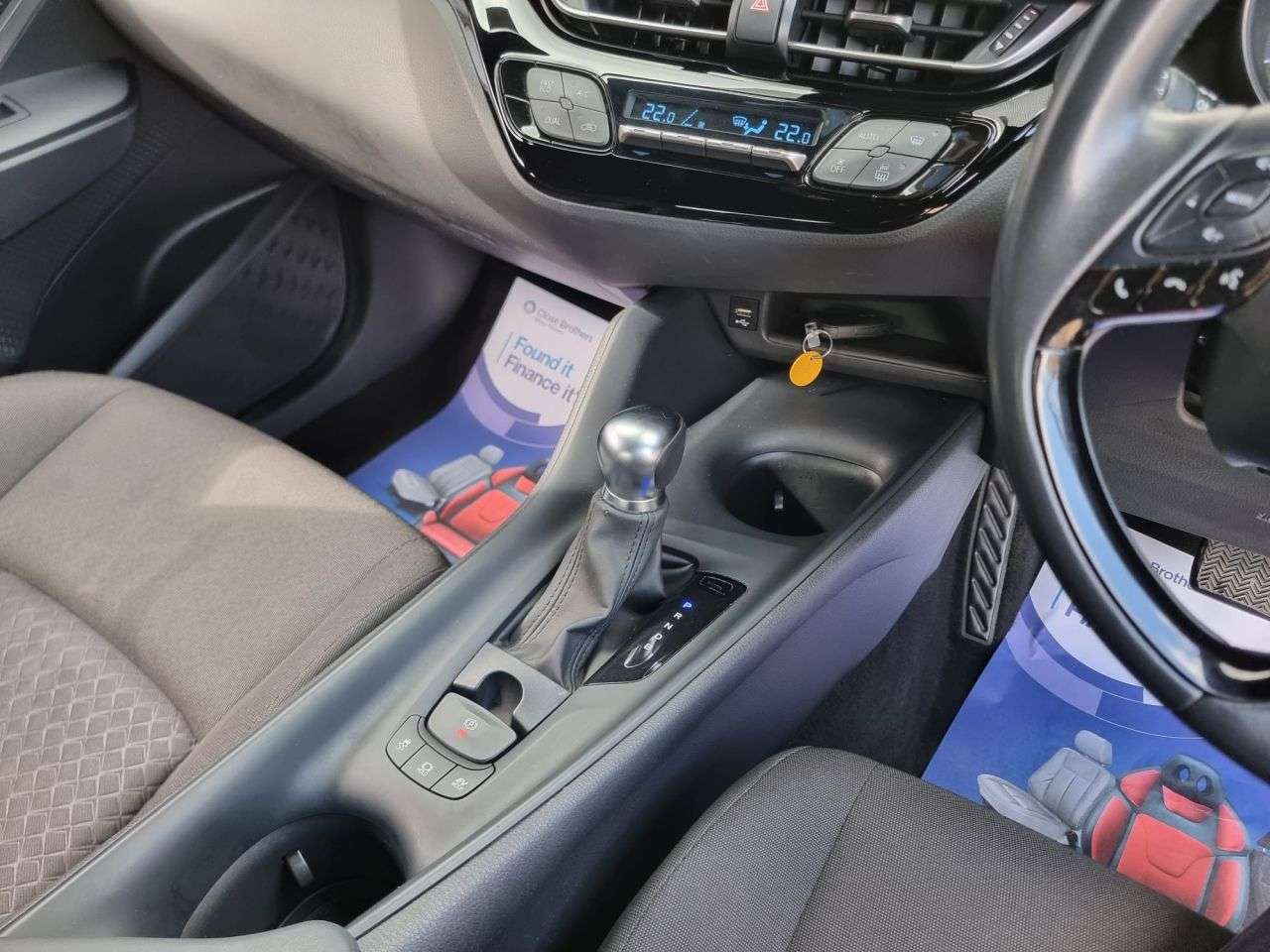 2023 TOYOTA C-HR 2023 TOYOTA C-HR