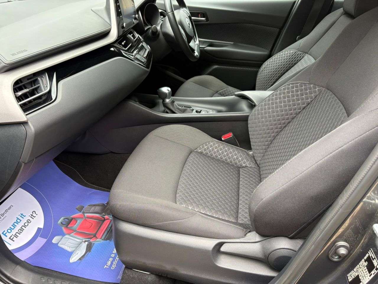 2023 TOYOTA C-HR 2023 TOYOTA C-HR