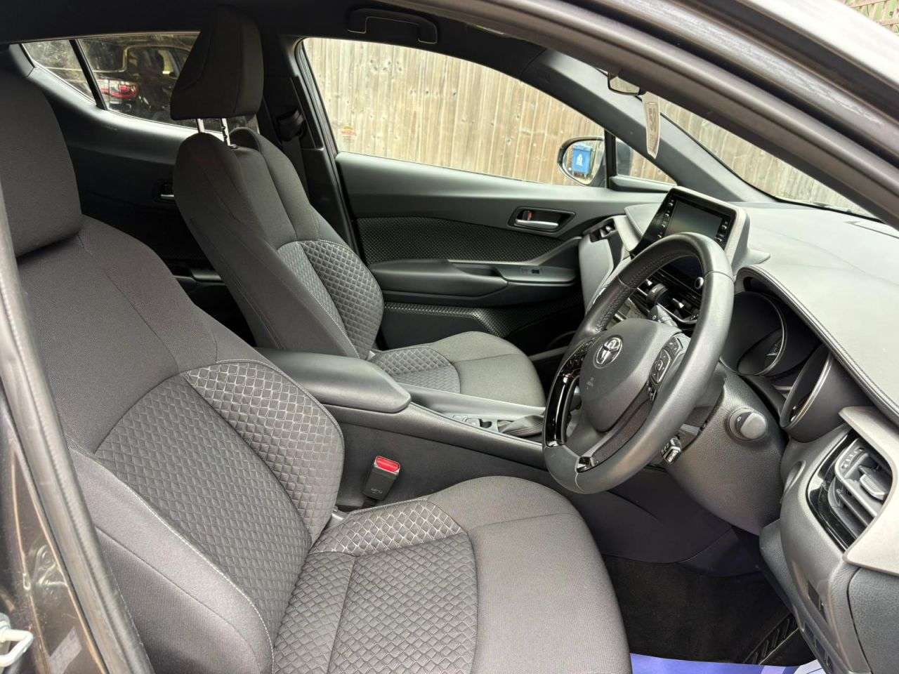 2023 TOYOTA C-HR 2023 TOYOTA C-HR