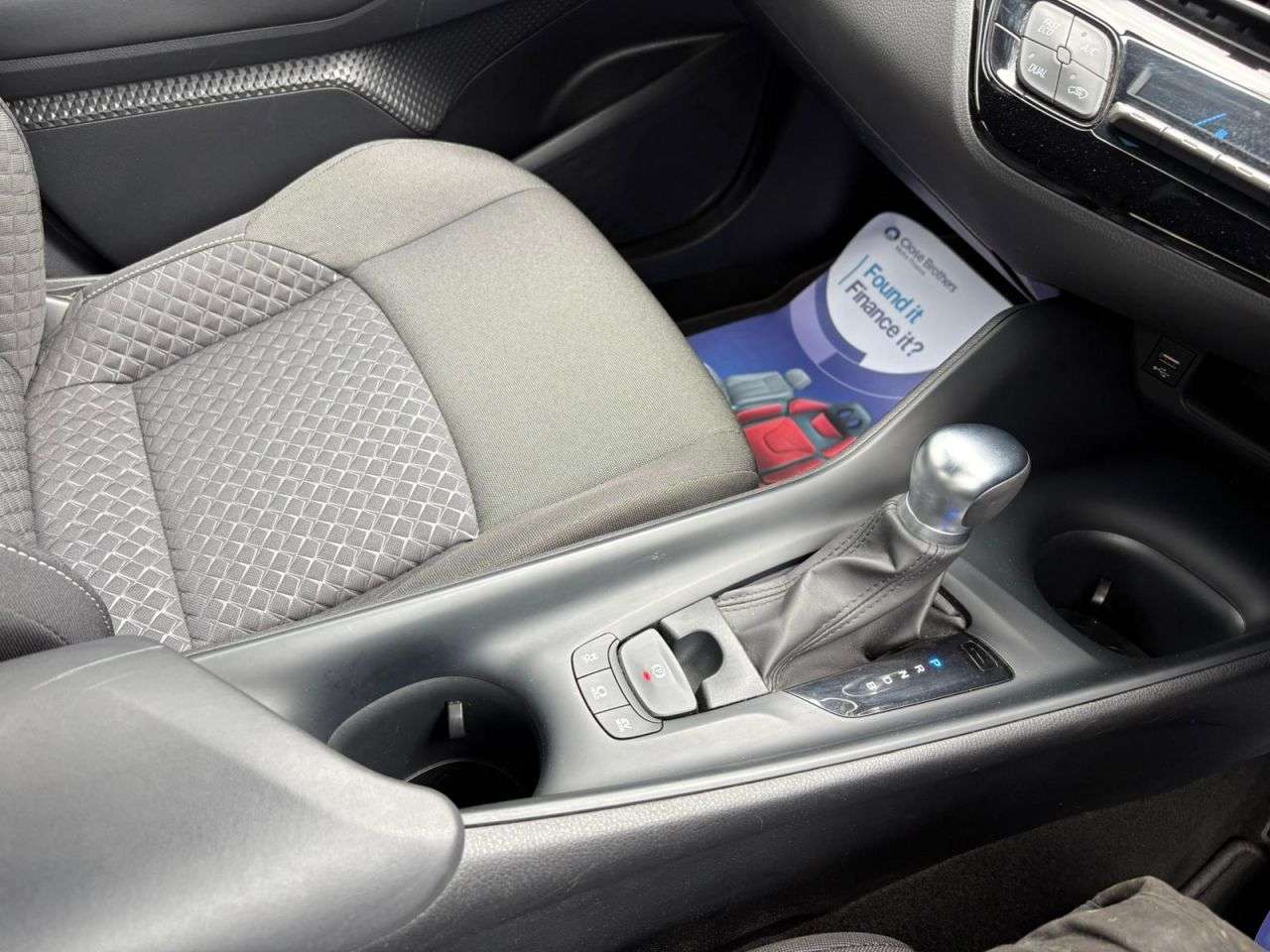 2023 TOYOTA C-HR 2023 TOYOTA C-HR